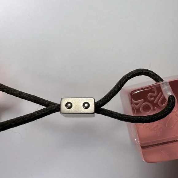 ❣️Louis Vuitton resin hair cube ties use to hold your 